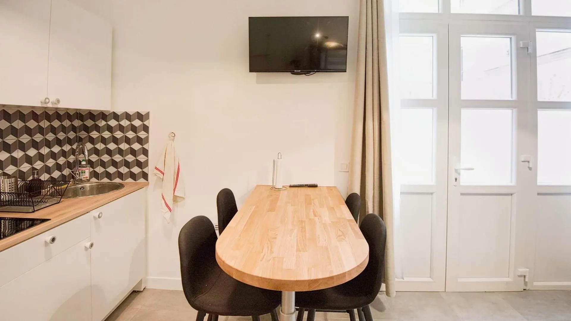 Charming Studio Steps Away From Montmartre Paris Apartment