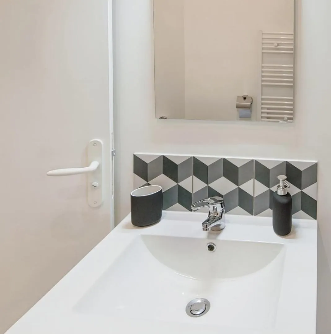 Charming Studio Steps Away From Montmartre Paryż Apartament