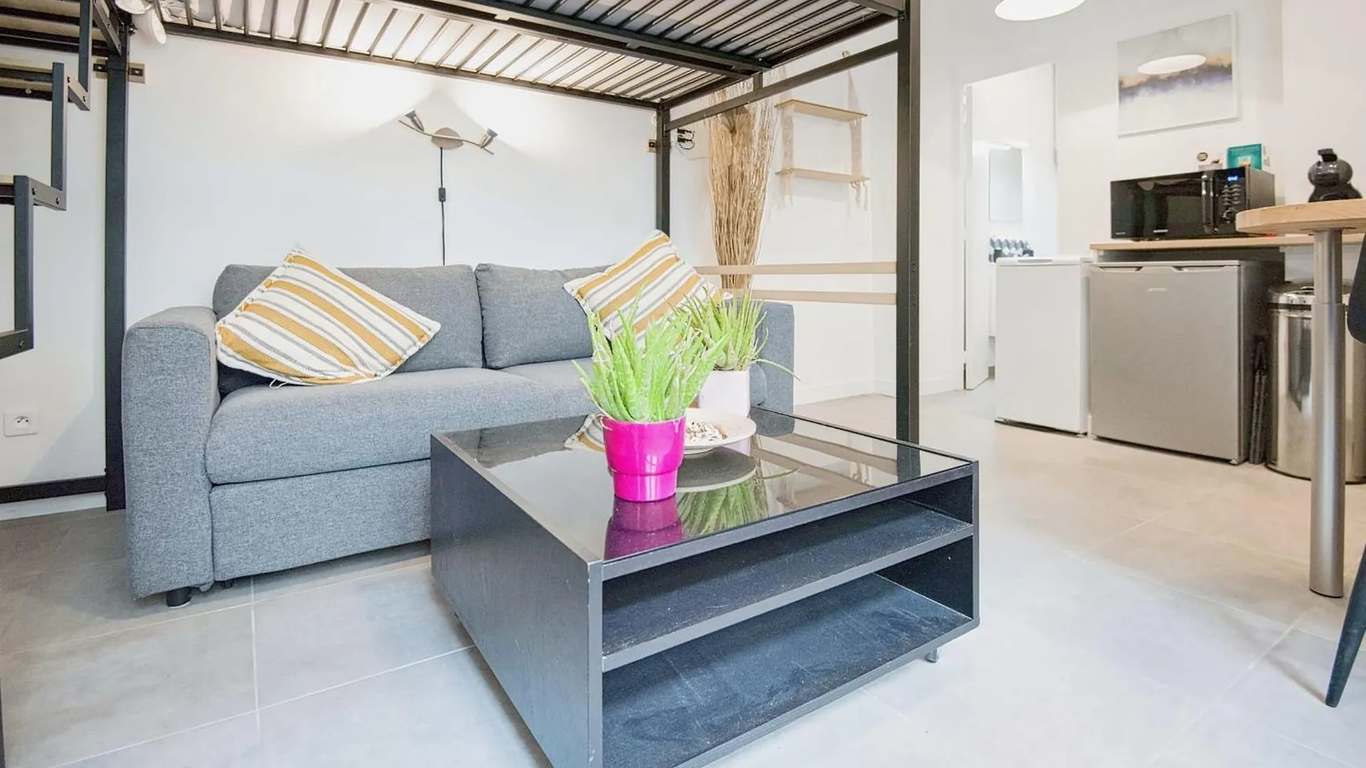 Apartament Charming Studio Steps Away From Montmartre Paryż Francja